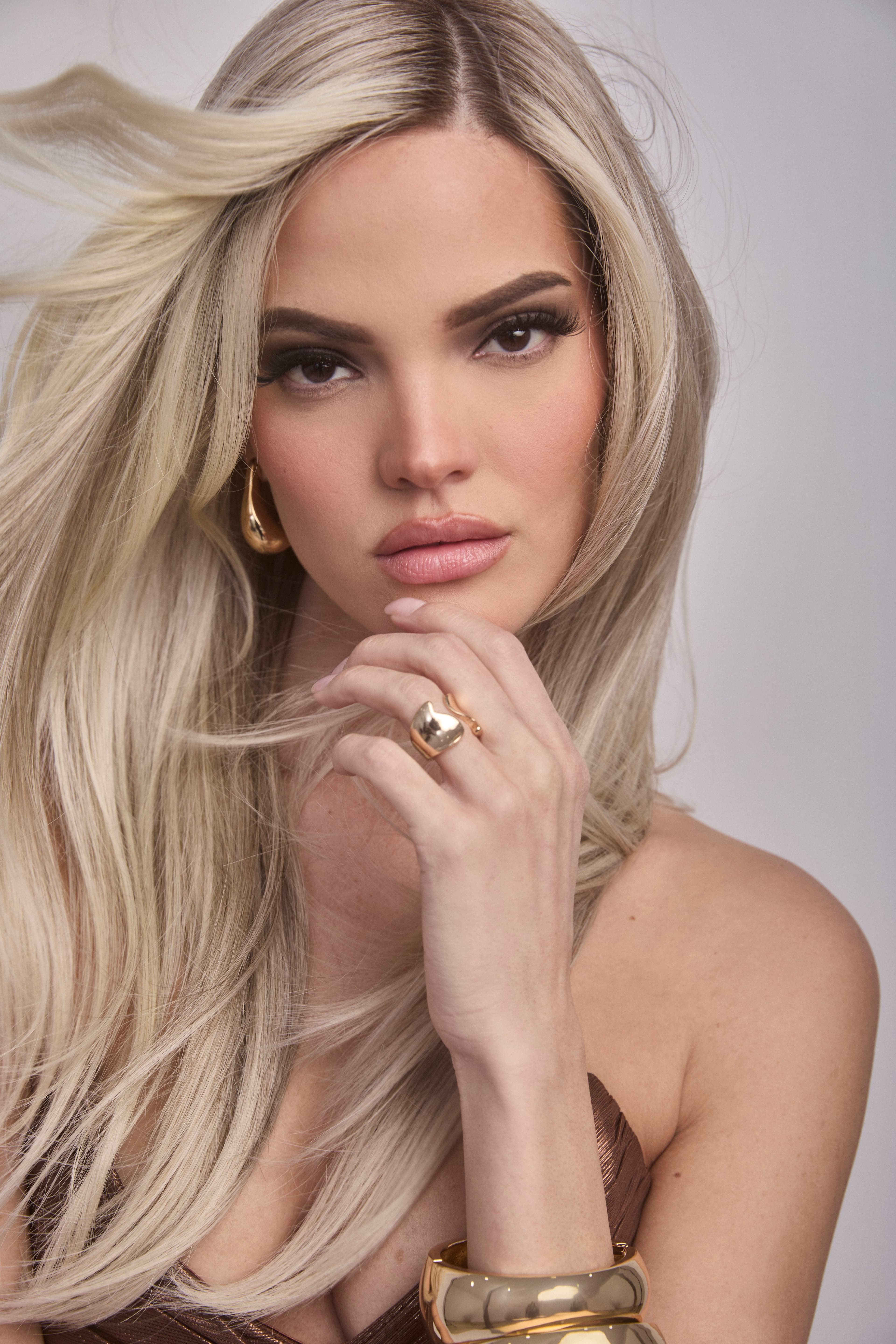 Bryony in Billionaire Blond