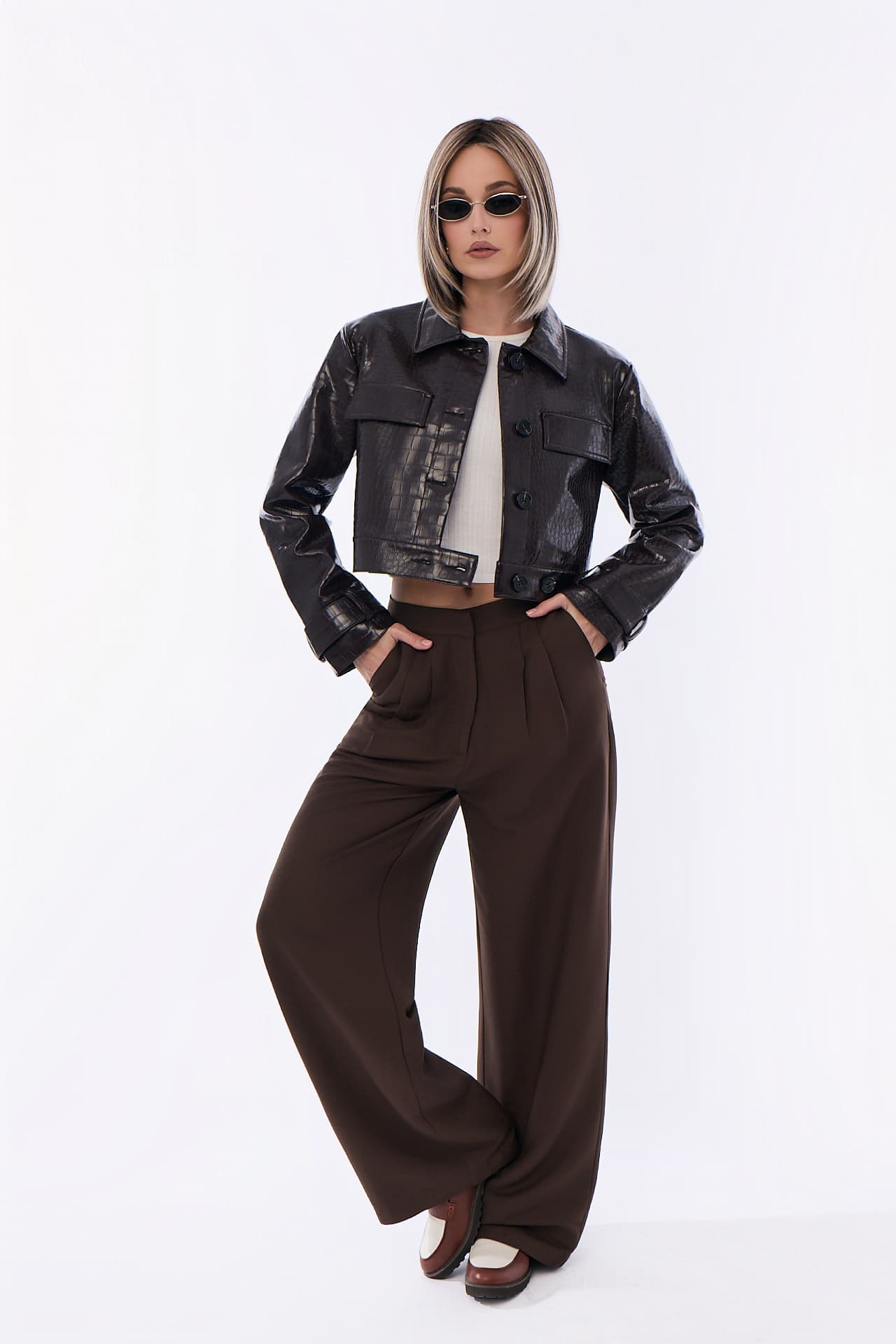 Ila in Tres Chocolate (Rooted)
