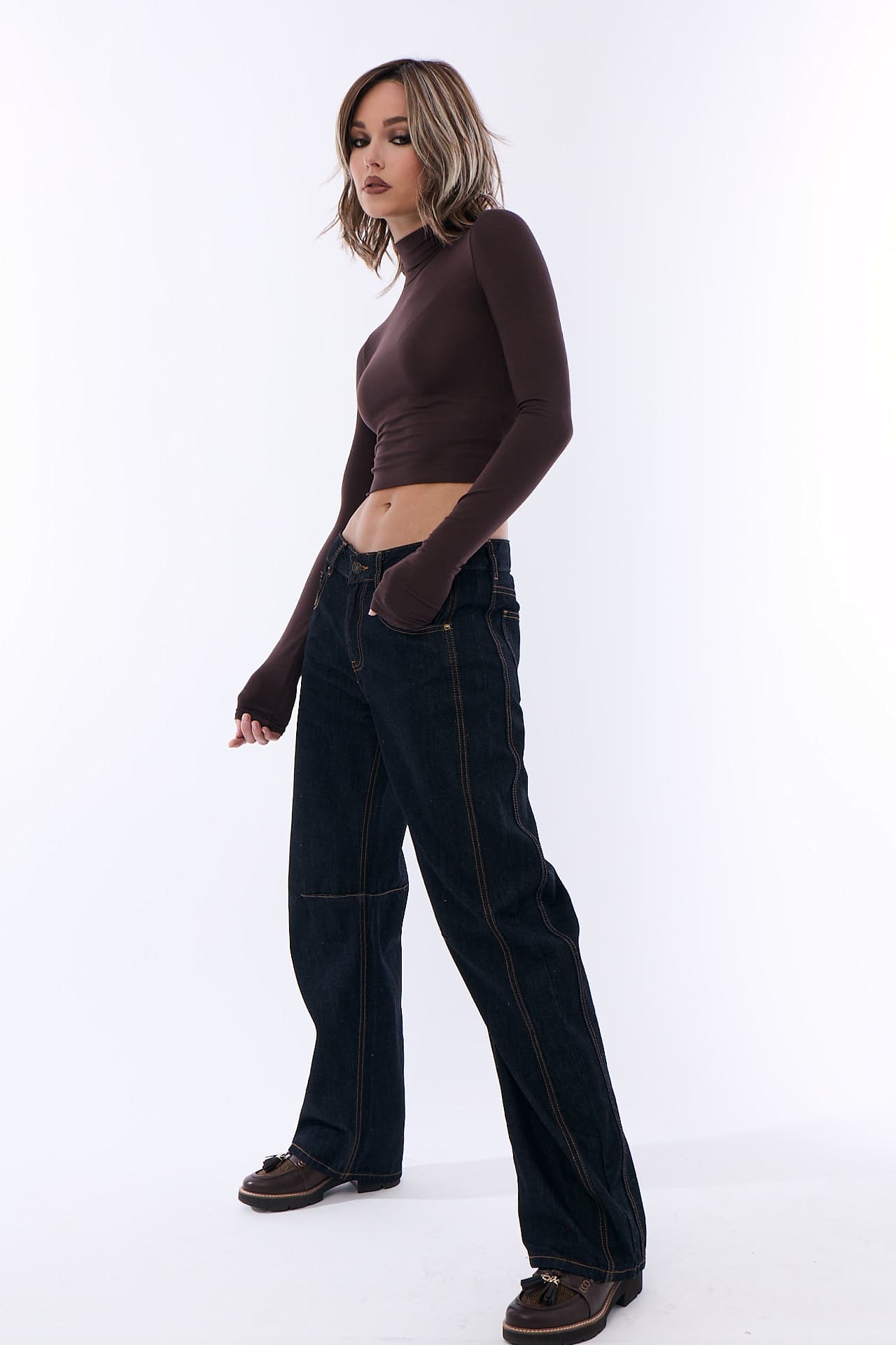 Loryn in Snowy Umber (Rooted)