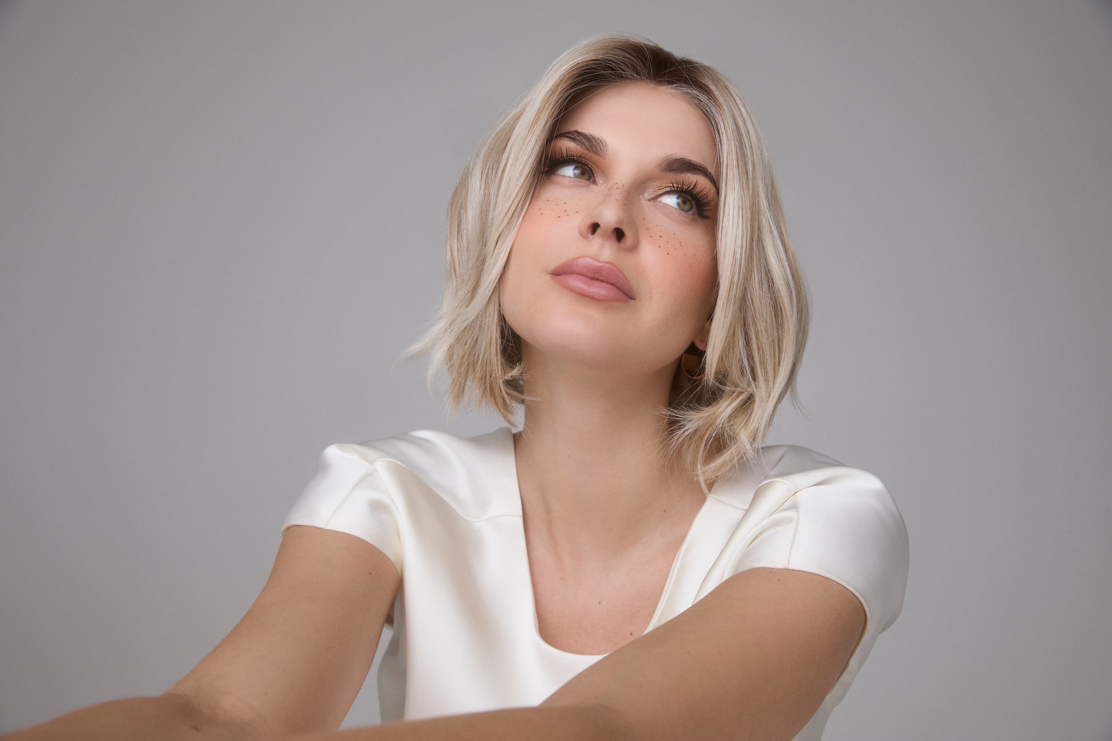Mira in Sea Salt Blond (Rooted)