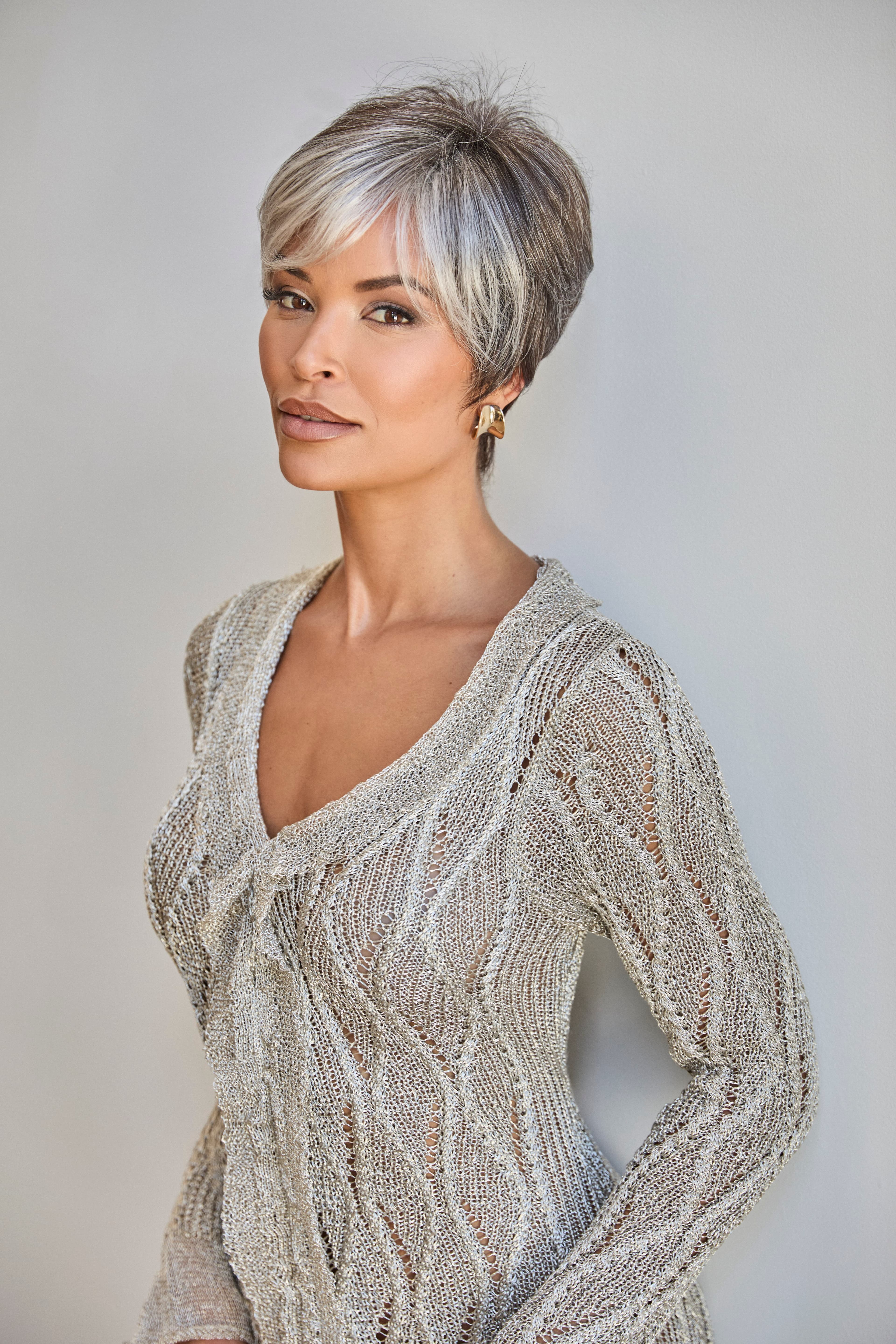 Eva in Midnight Pearl