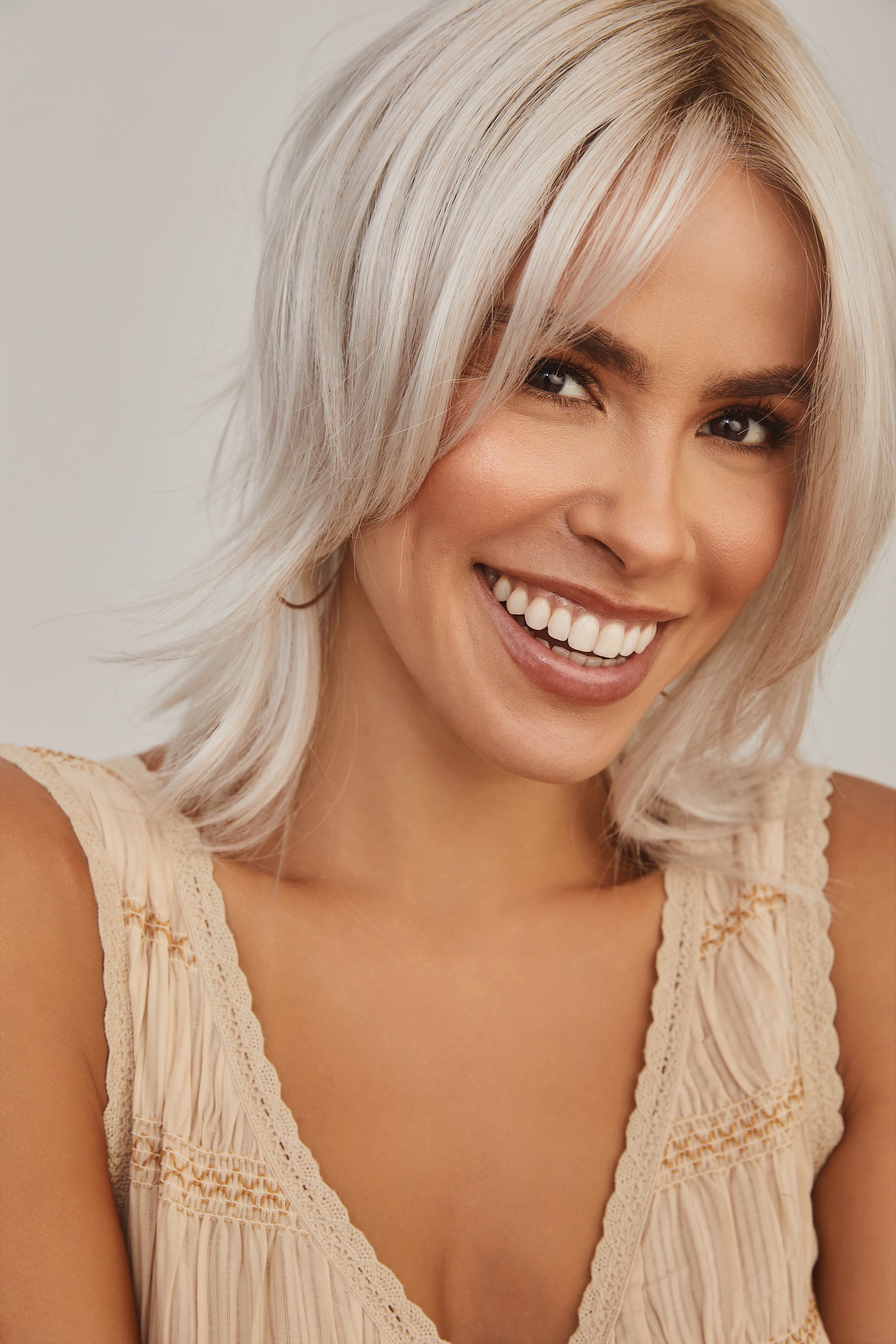 Alicia in Ghost Blond