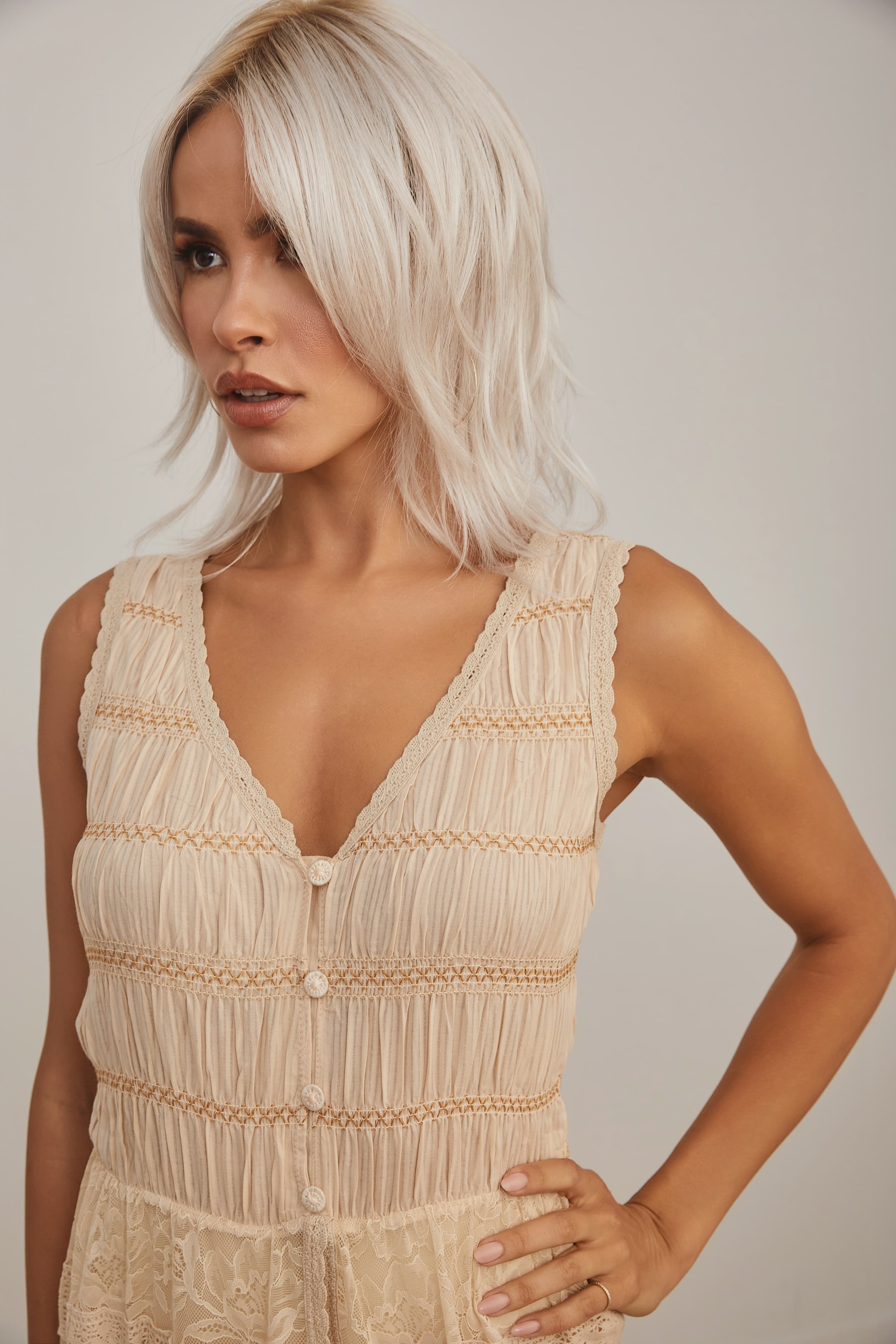 Alicia in Ghost Blond