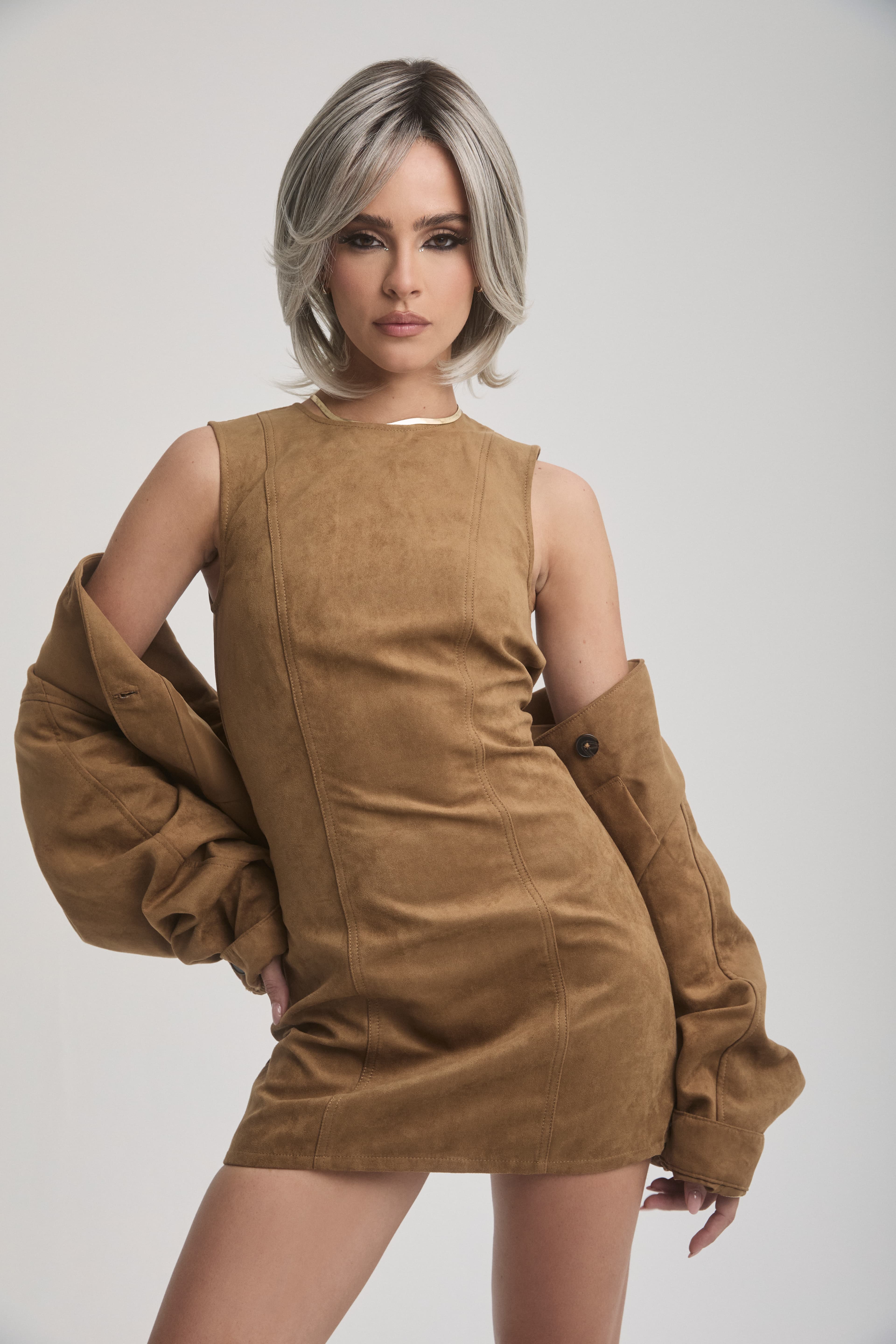 Mika in Silver Oyster (Rooted)