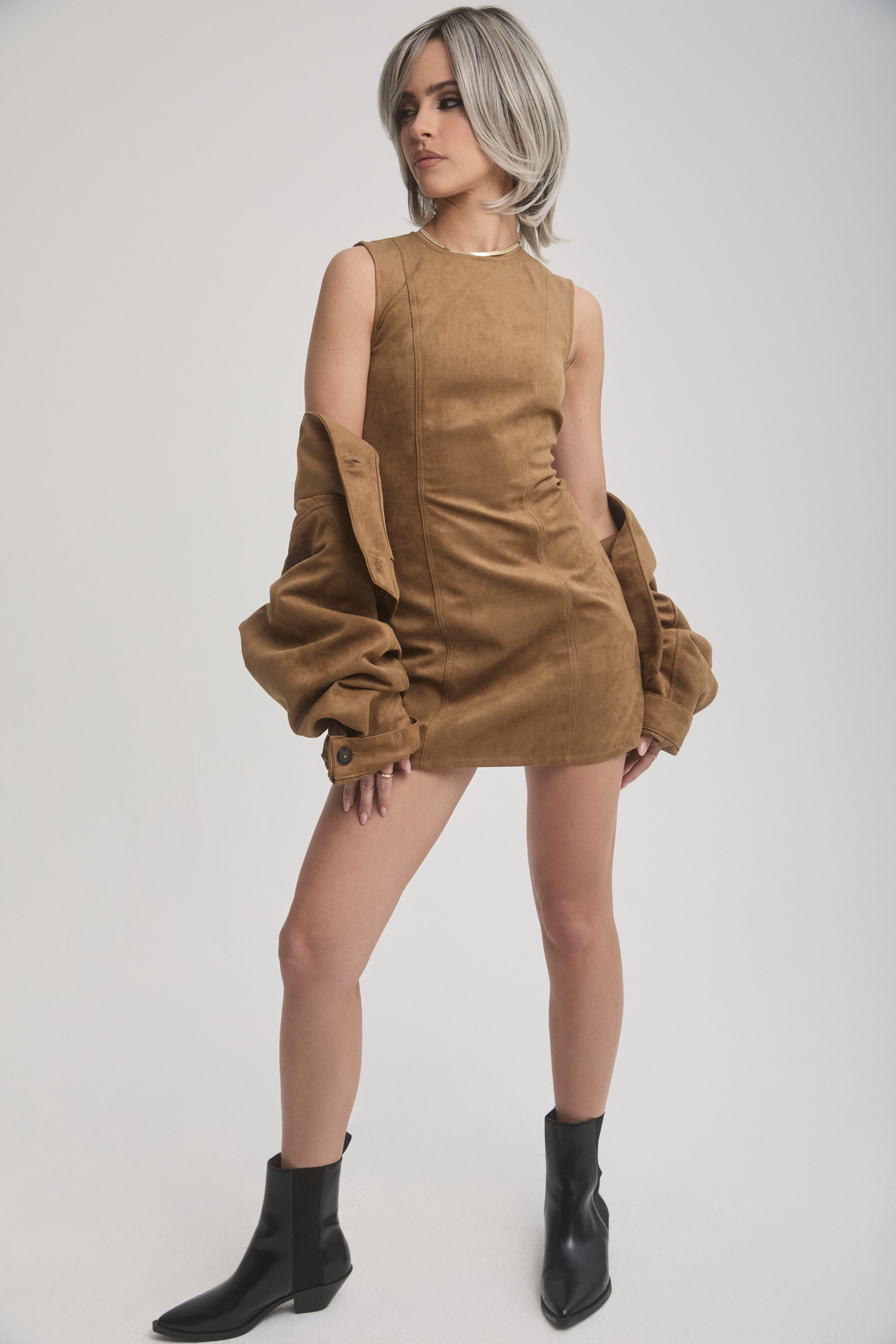 Mika in Mike Silver Oyster (Rooted)
