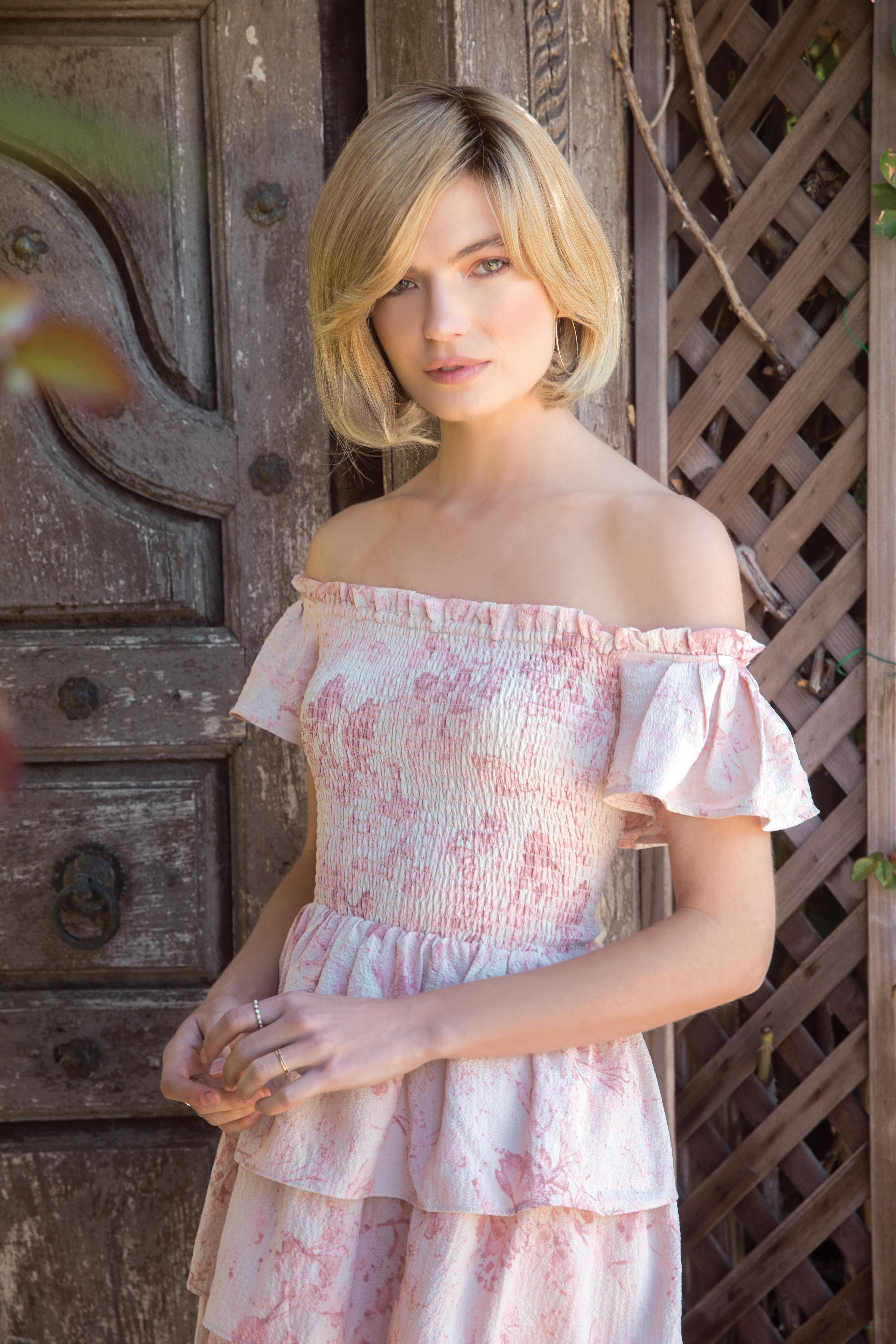 Discreet Topper in Moonlight Blonde (Rooted)